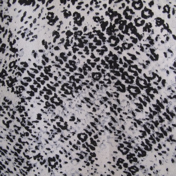 VIOLET + CLAIRE White Leopard Print Top - Picture 3 of 11